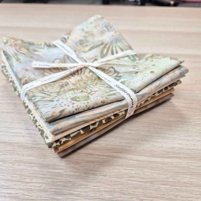Stoffpakke - lys høst batikk - 8x 30 cm