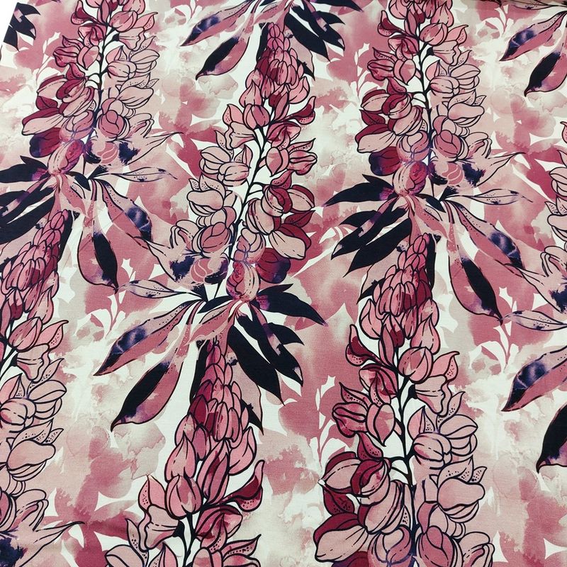 Viskosejersey – blomster i ranker, rosatoner